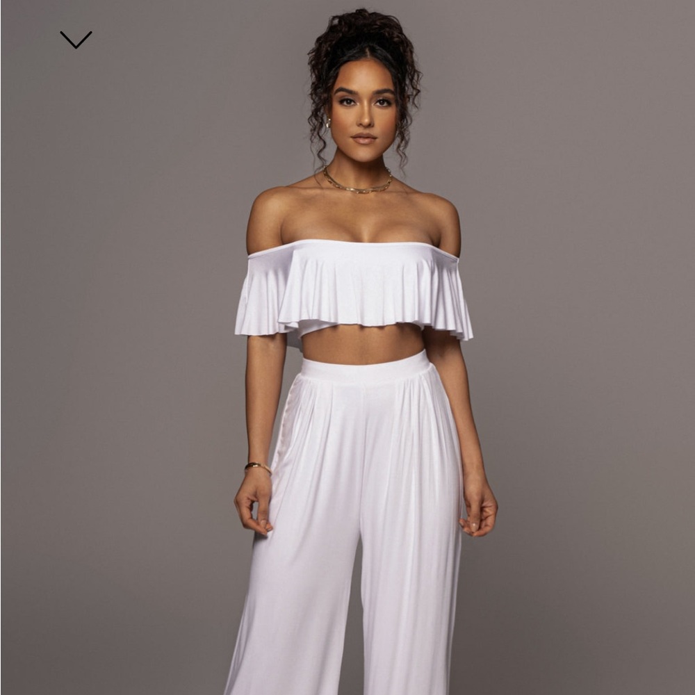 NWT: JLUXLABEL Ivory Close to you Set